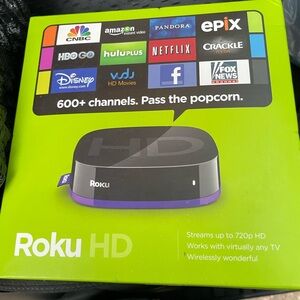 Complete Roku HD Wireless Streaming Box includes all accessories +